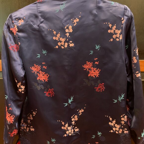 Reversible quilted embroidered Jacket = Size small - Picture 4 of 10